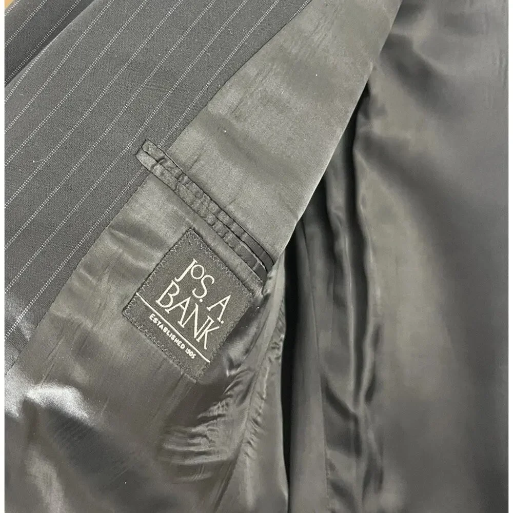 JoS. A. Bank Blazer Men's 44R Blue Pinstripe Wool Sport Coat Jacket Event Formal